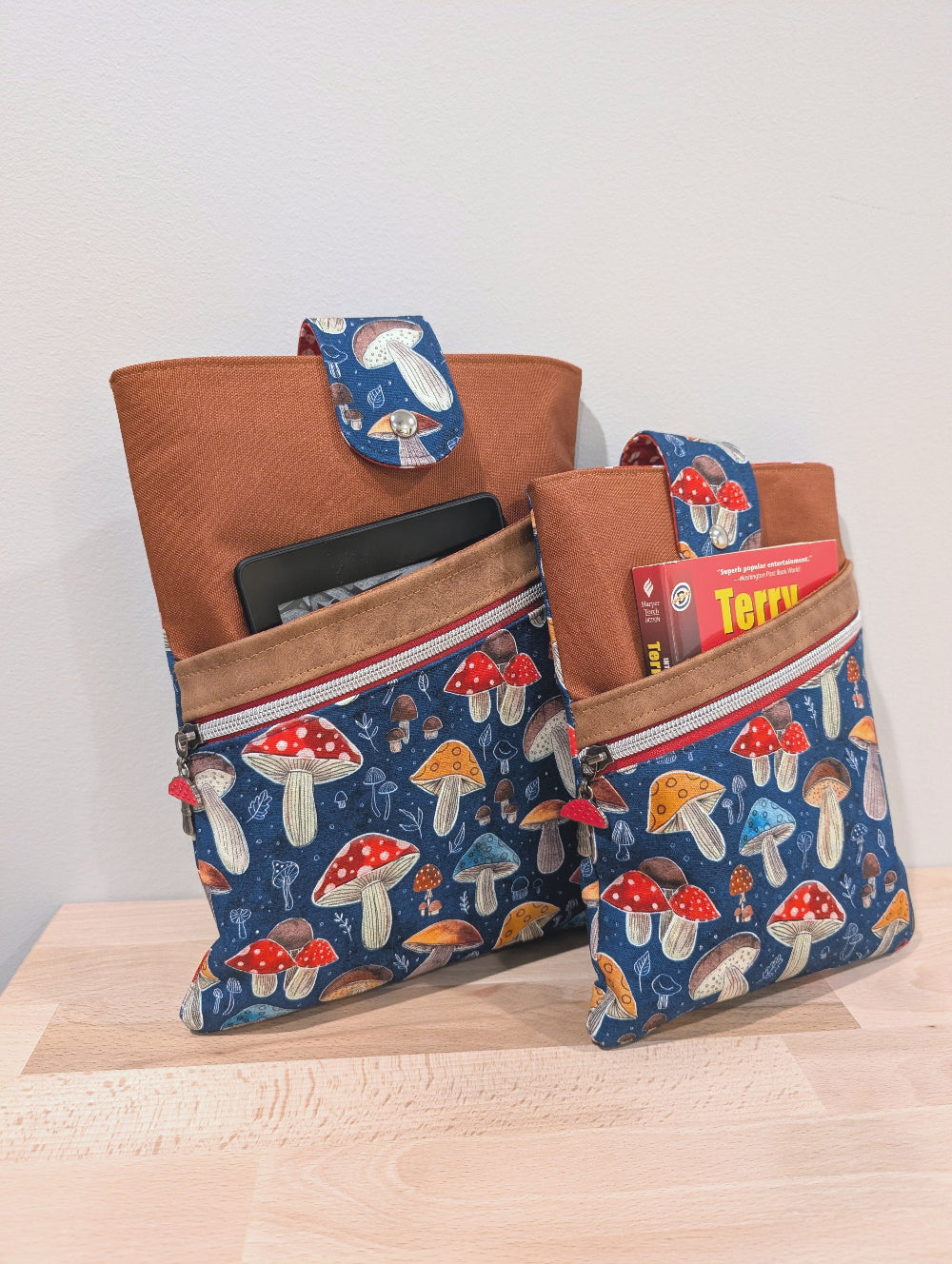 Mushroom Book/Tablet/eReader Sleeve with Zip Pocket