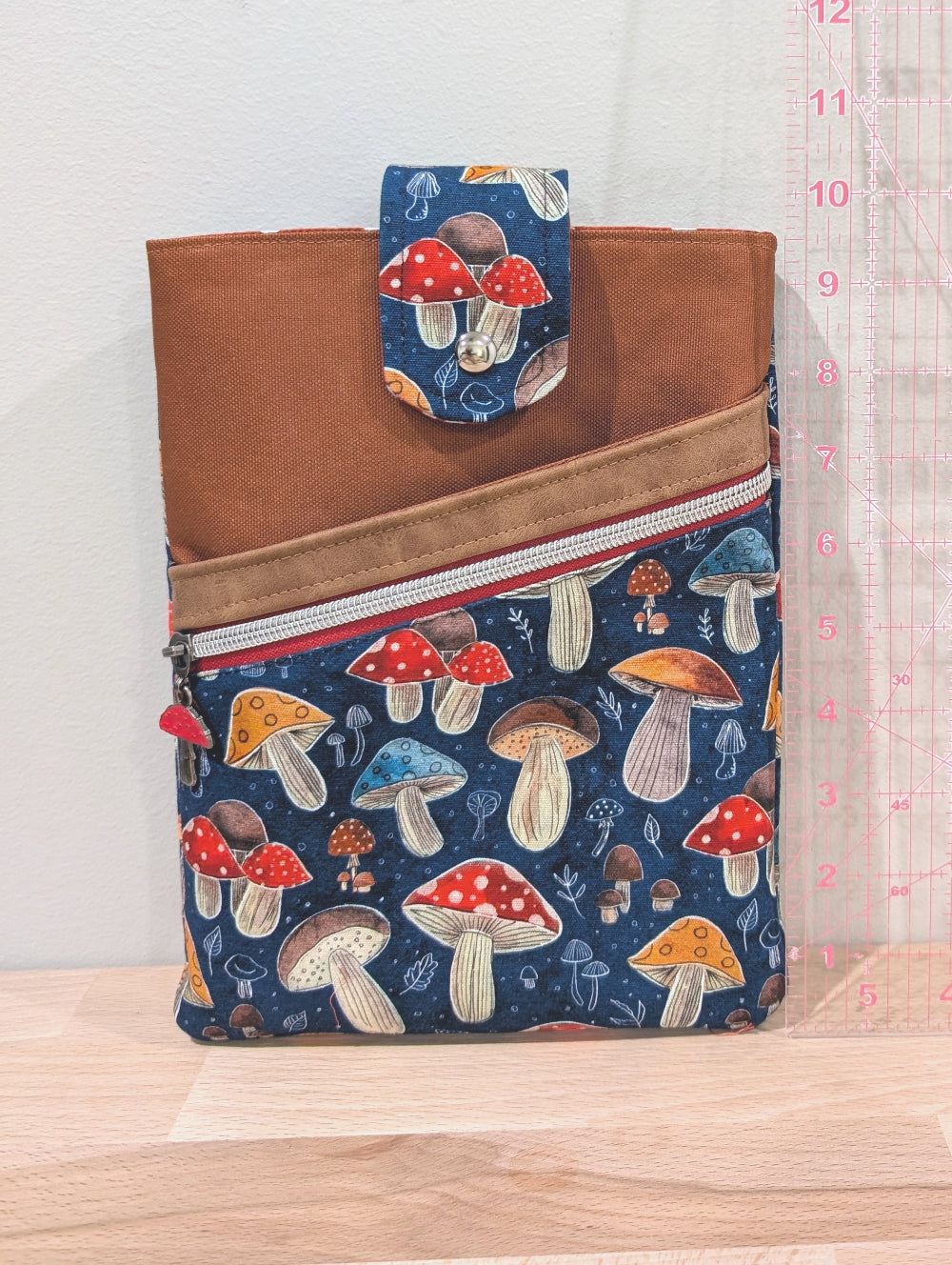 Mushroom Book/Tablet/eReader Sleeve with Zip Pocket